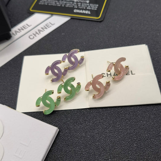 Pendientes de resina con letras vintage
