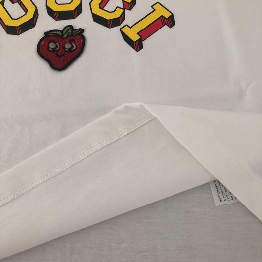 T-shirt coupe ajustée à manches courtes avec empiècements