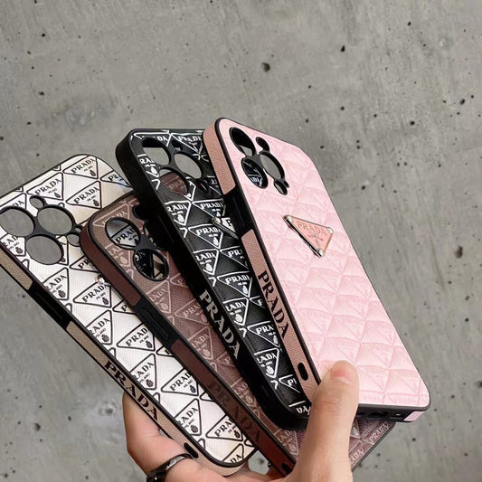 Étui en cuir à motif triangle complet