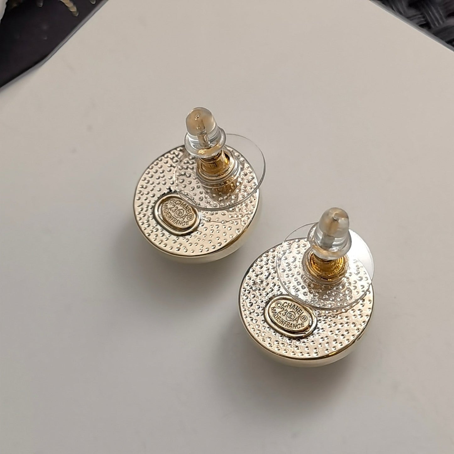 Pendientes de botón redondos elegantes de 3 colores