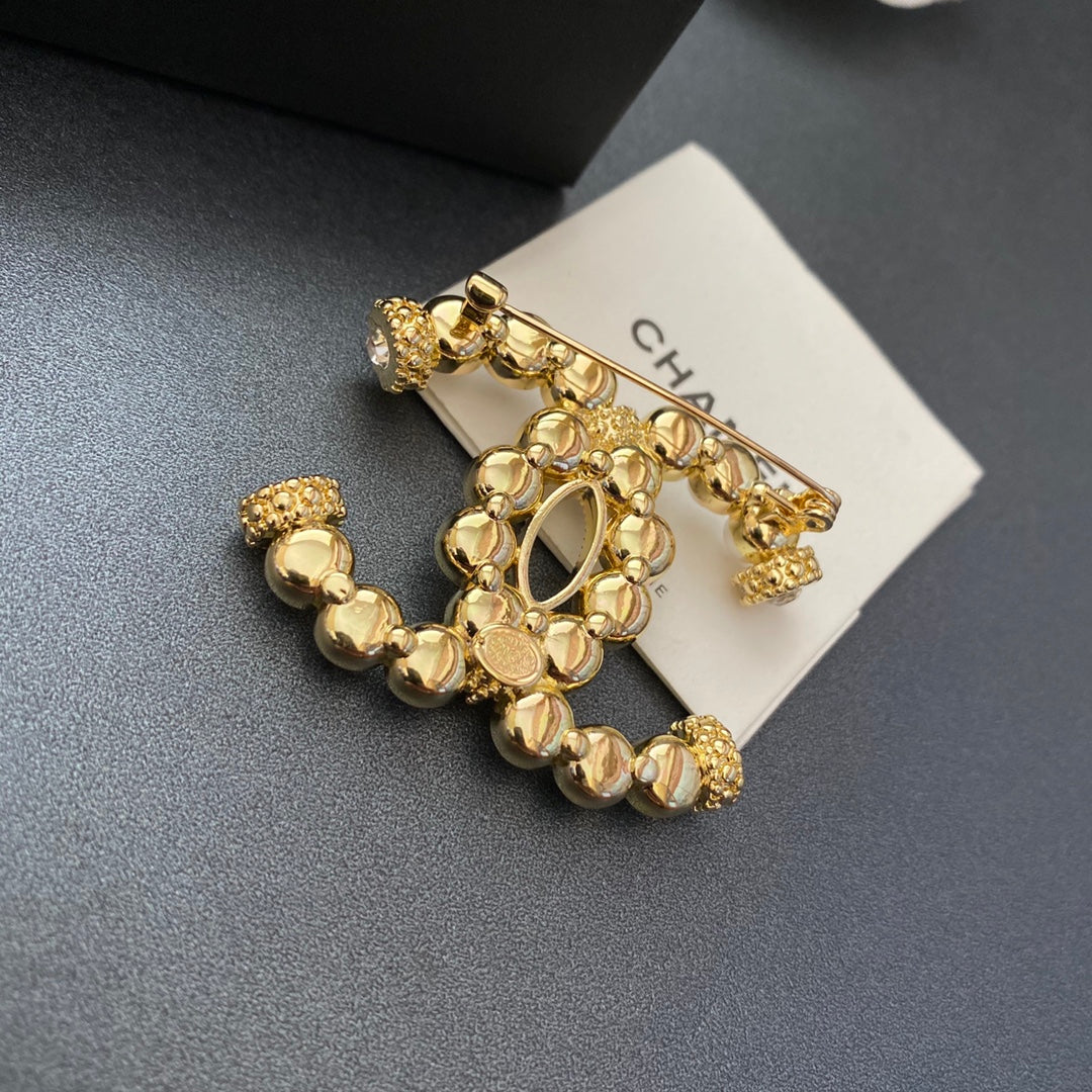 Broche de Perlas y Diamantes de Colores