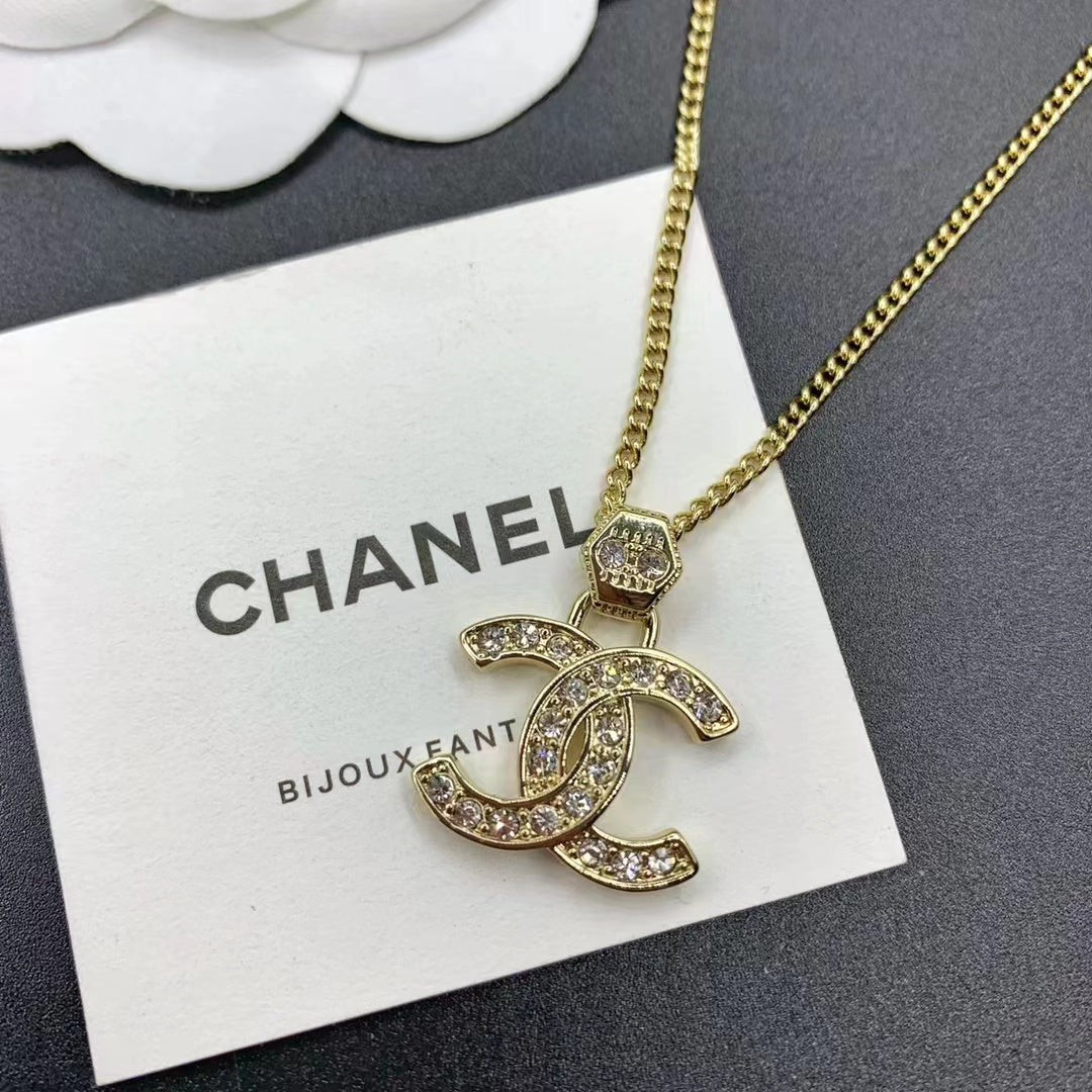 Collar con colgante de diamante Boutique