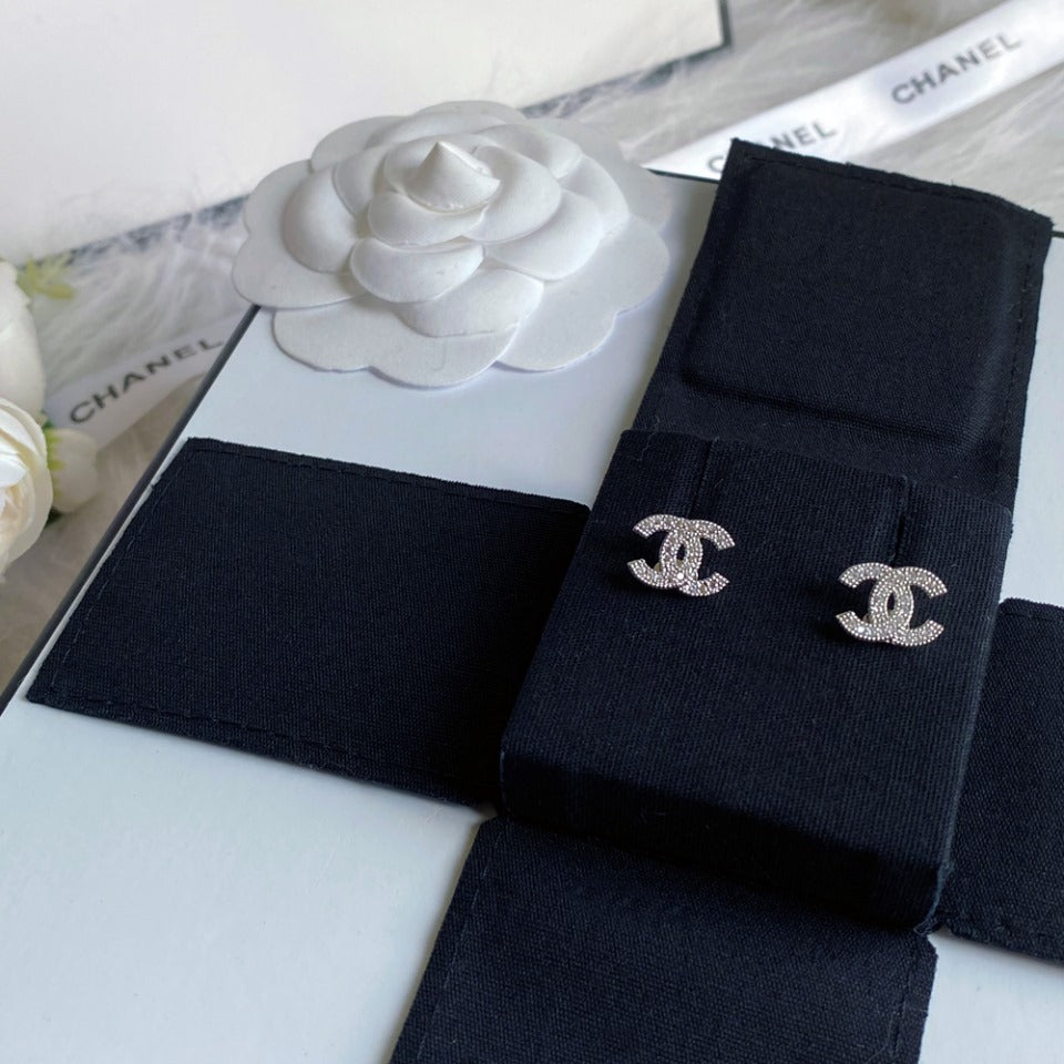 Pendientes brillantes para combinar con todo