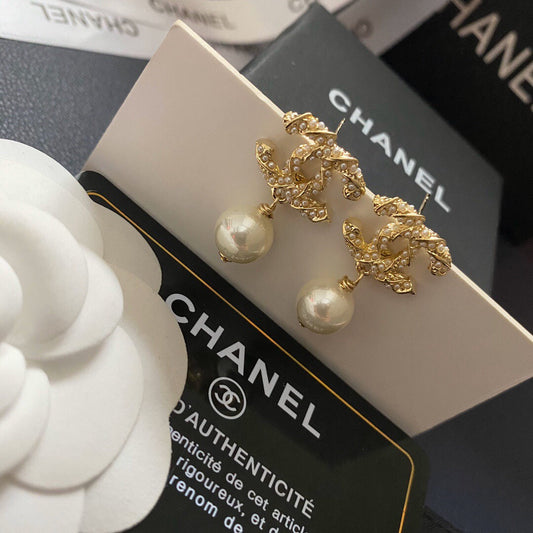Boucles d'oreilles classiques en perles