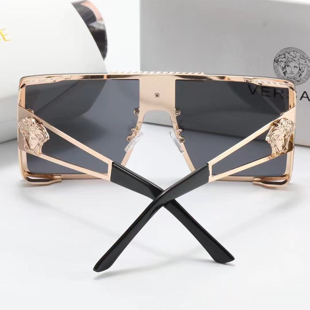 Gafas de sol retro con un diseño elegante y único.