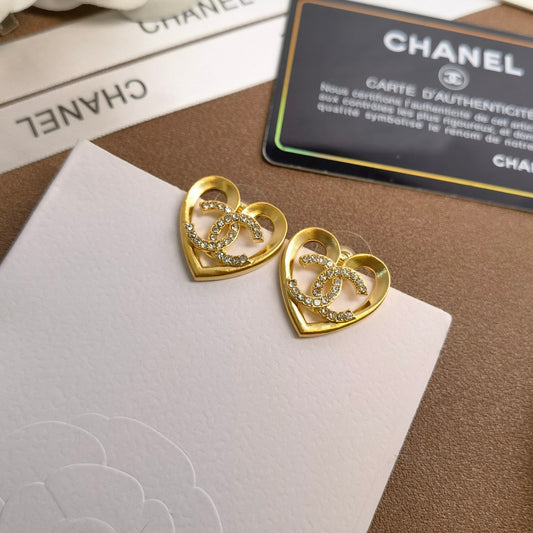 Puces d'oreilles diamant en forme de cœur creux