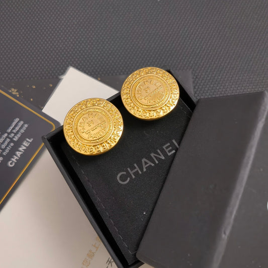 Pendientes redondos grabados vintage
