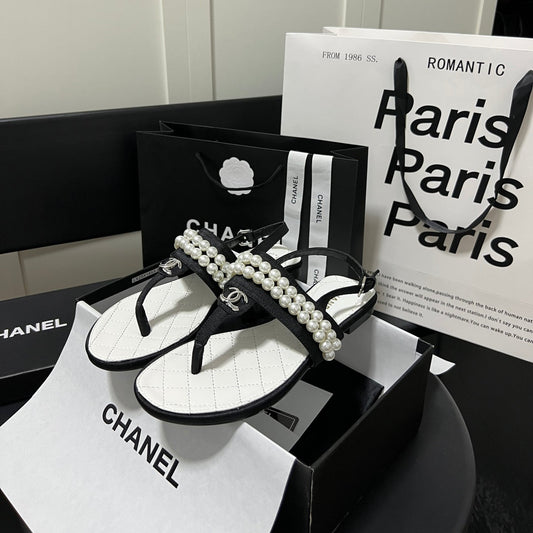 Sandalias de perlas con diseño de moda
