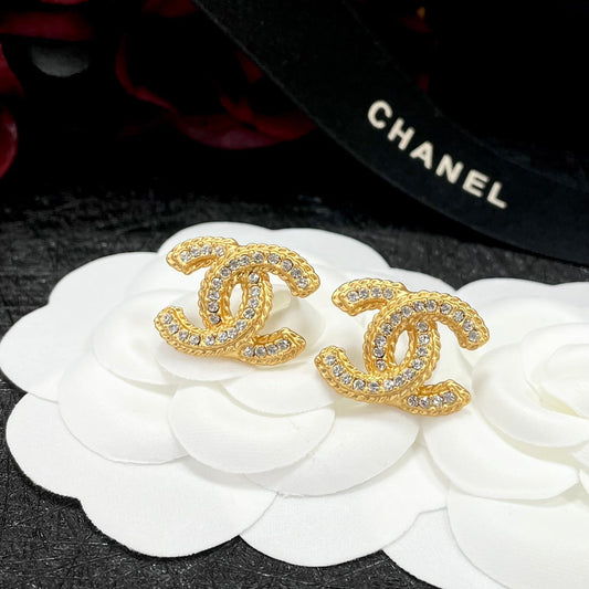 Boucles d'oreilles clous diamant en or