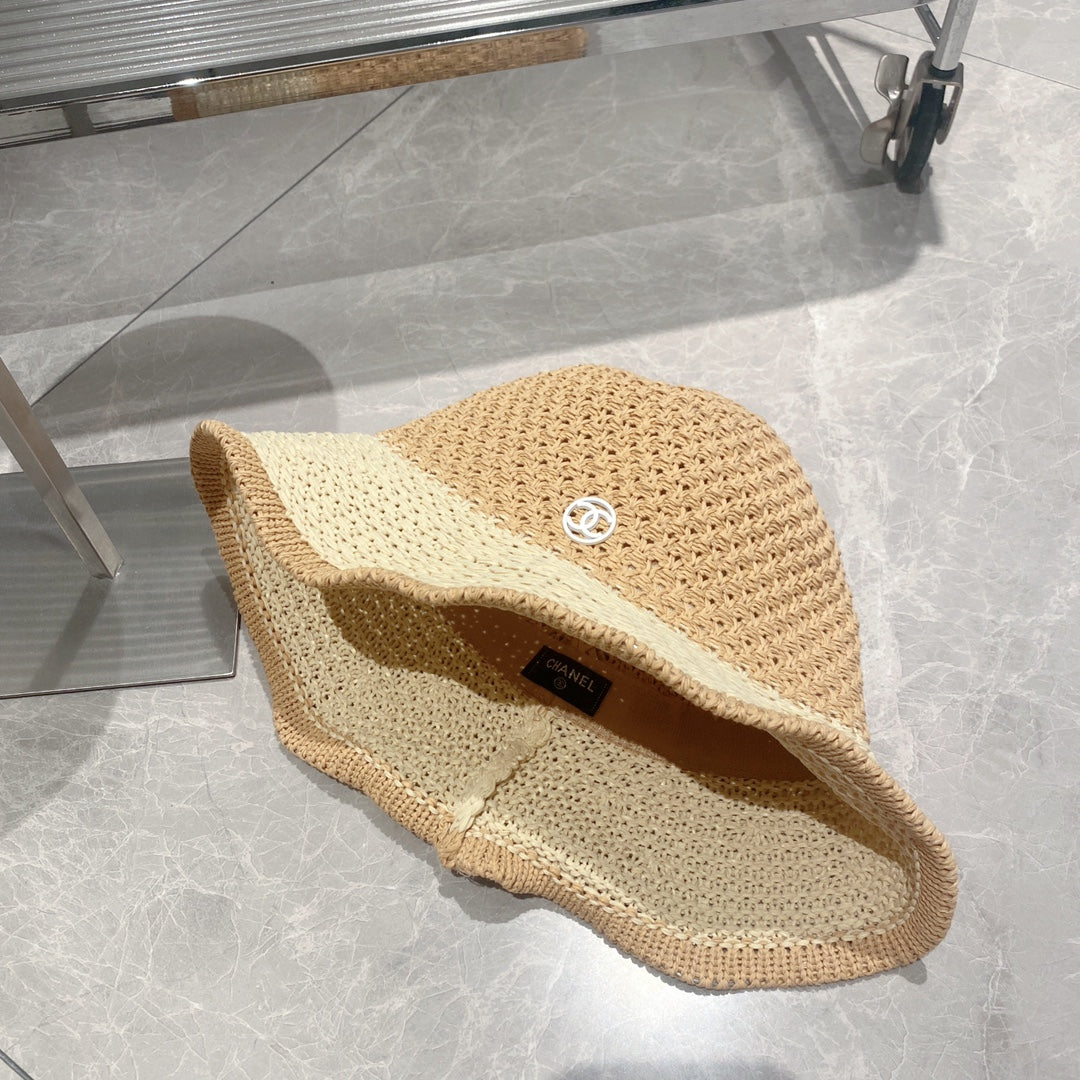 Sombrero tipo pescador de paja a la moda
