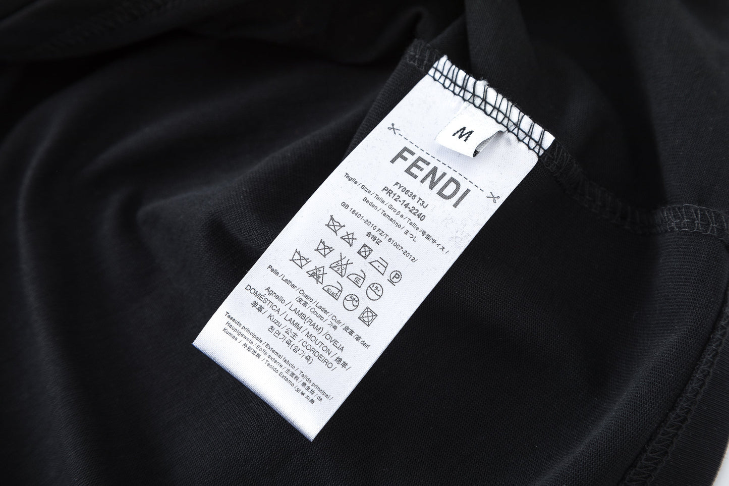 Camiseta de moda con la letra F
