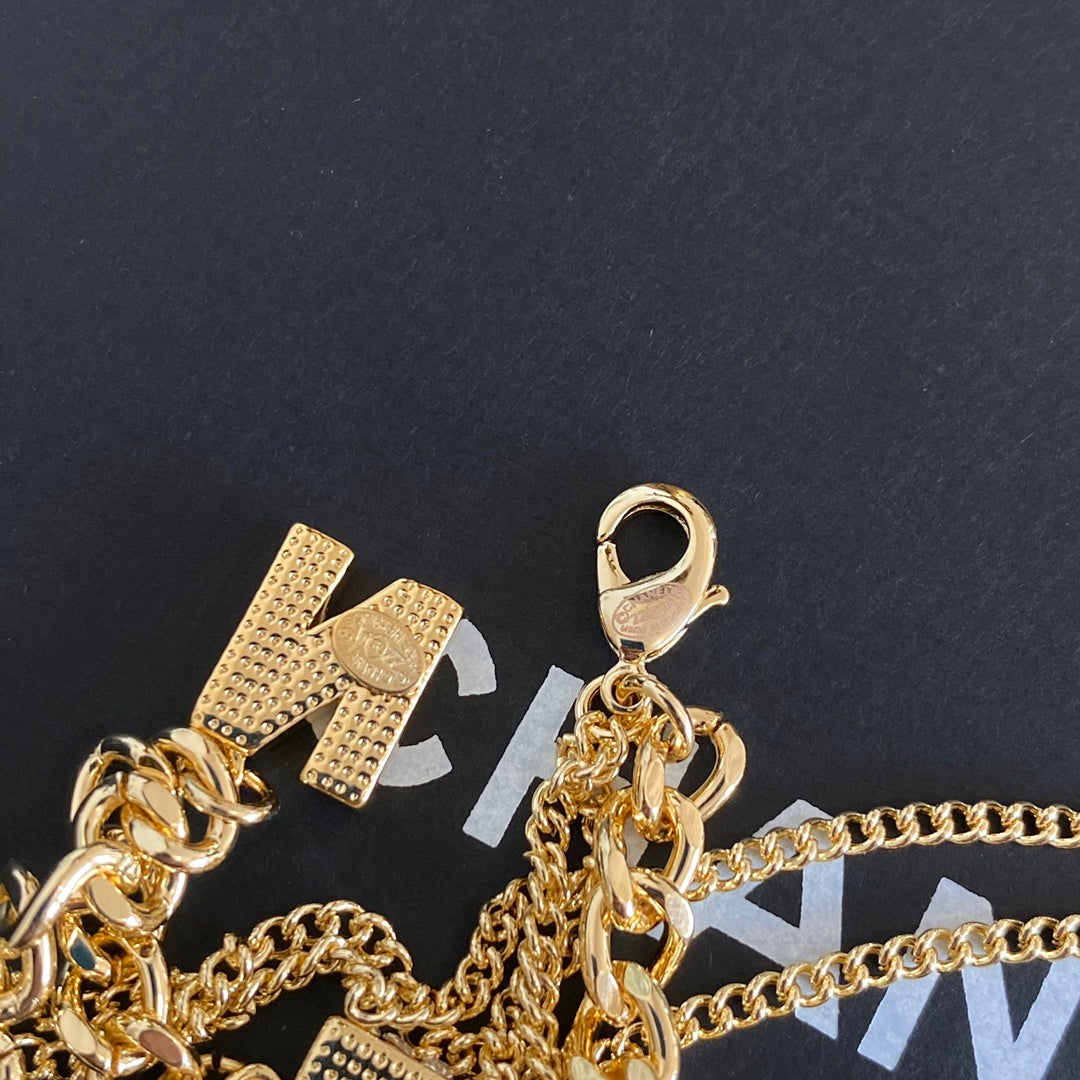 Pulsera Ajustable con Dije de Letra Premium