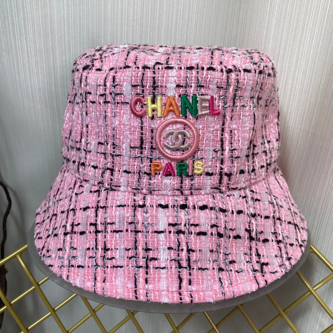 Sombrero de cubo bordado colorido de moda