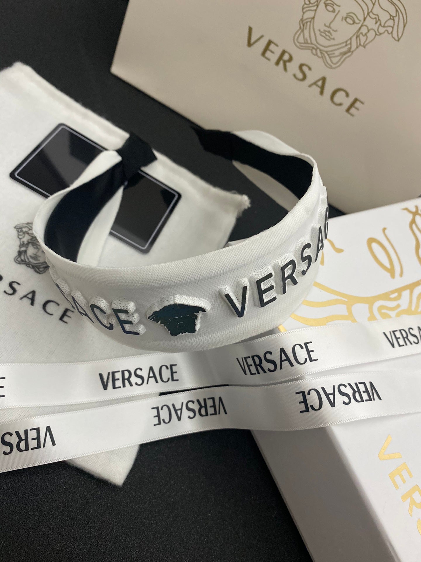 Diadema con logotipo clásico