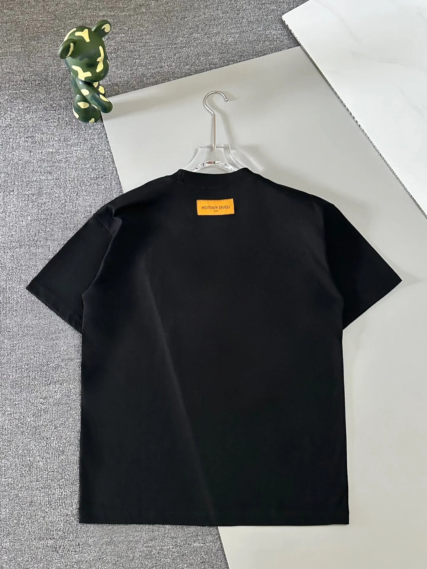 Camiseta con estampado icónico