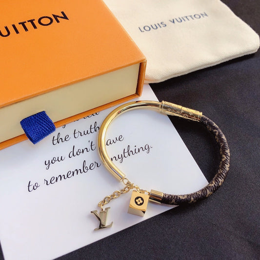Bracelet de luxe en patchwork de cuir de vache