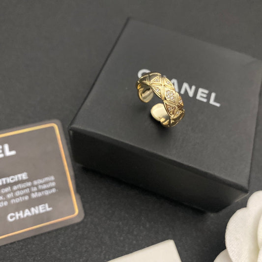 Bague ouverte losange en diamant