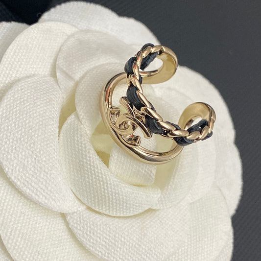 Bague ouverte en cuir plaqué or