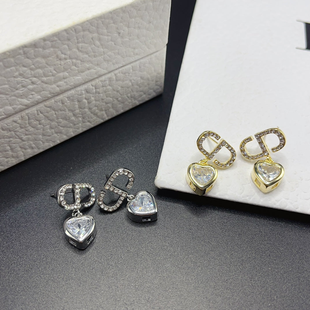 Pendientes con colgante de corazón de diamantes de 2 colores a la moda