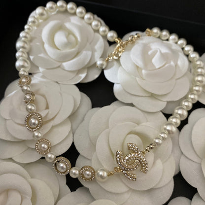 Collar de perlas con colgante de diamante de moda