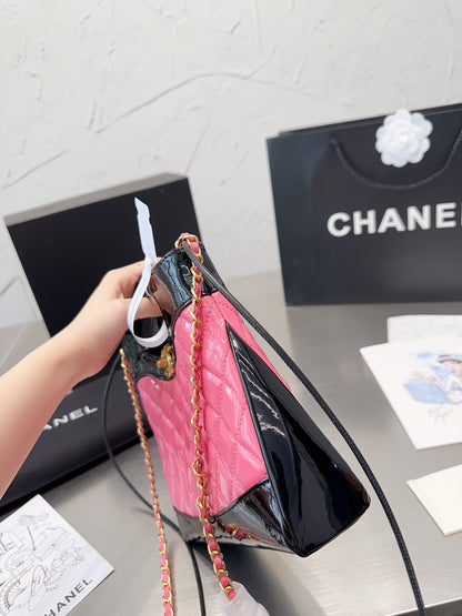 31 Bolso de compras de charol