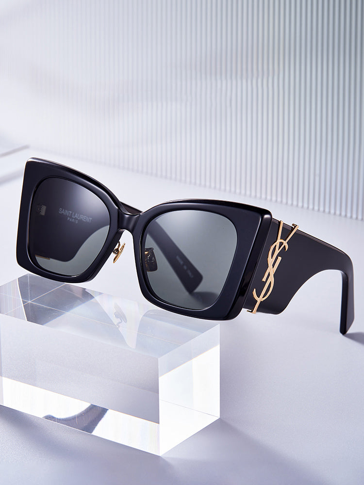 Gafas de sol polarizadas con letras a la moda 2024