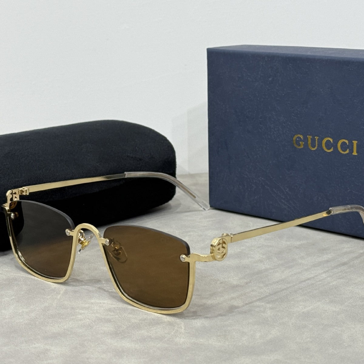 Gafas de sol retro a la moda con patillas de metal de primera calidad