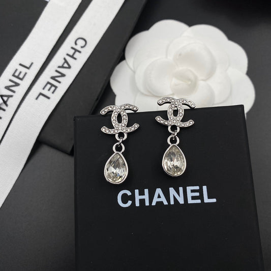 Boucles d'oreilles pendantes diamant étincelant