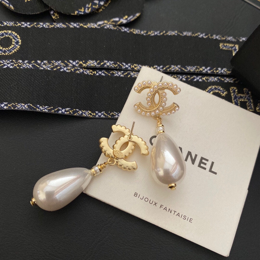 Pendientes de perlas clásicos