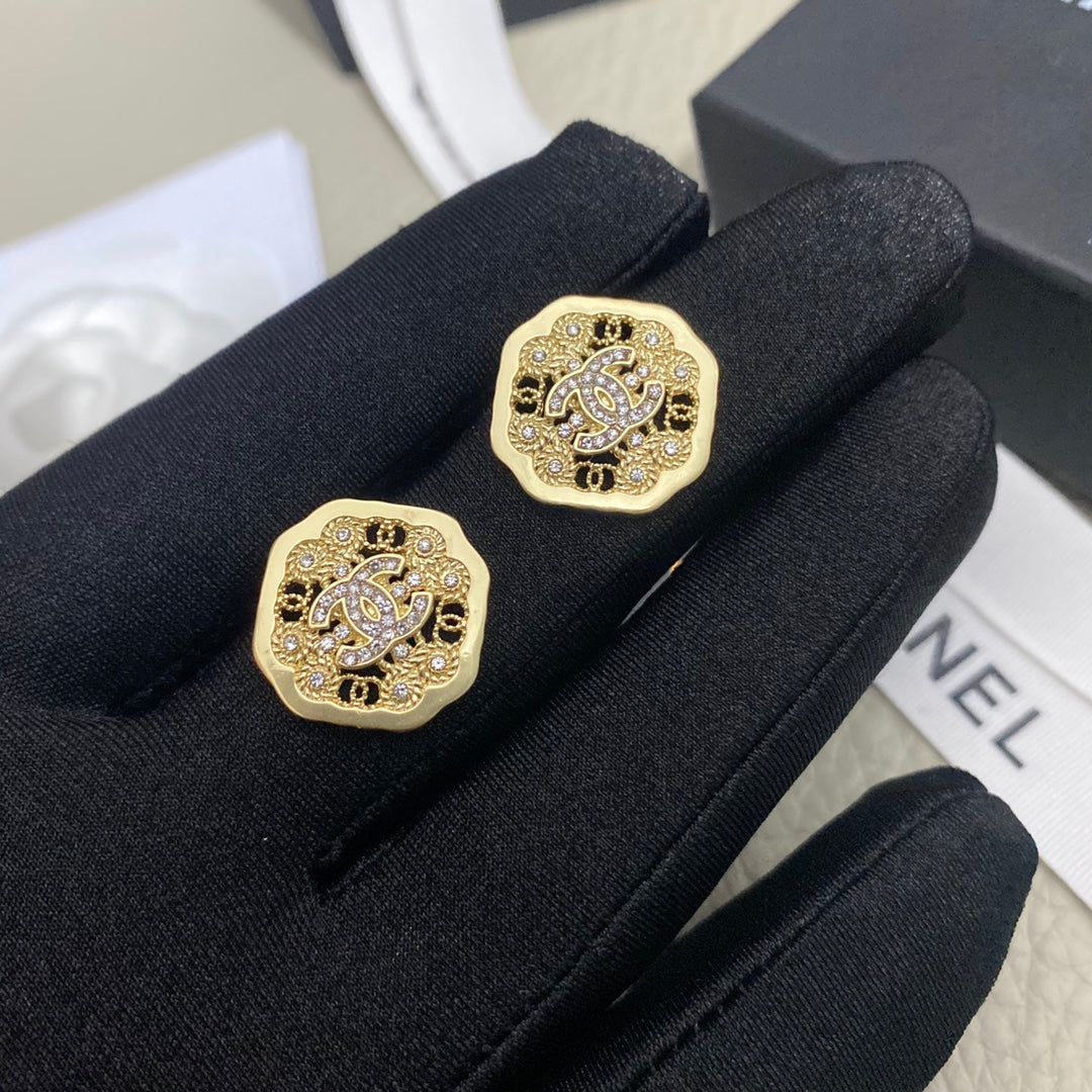 Pendientes de botón de flores de diamante premium