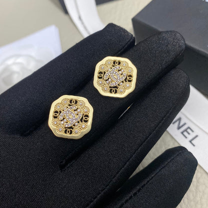 Pendientes de botón de flores de diamante premium