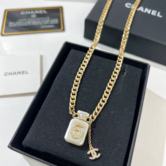 Collier Bouteille de Parfum Perle