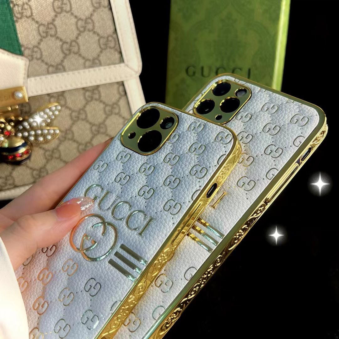 Estuche de cuero con bronceado electrolítico