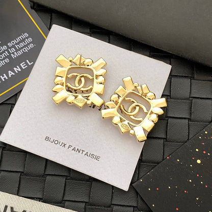 Boucles d'oreilles carrées élégantes en cristal