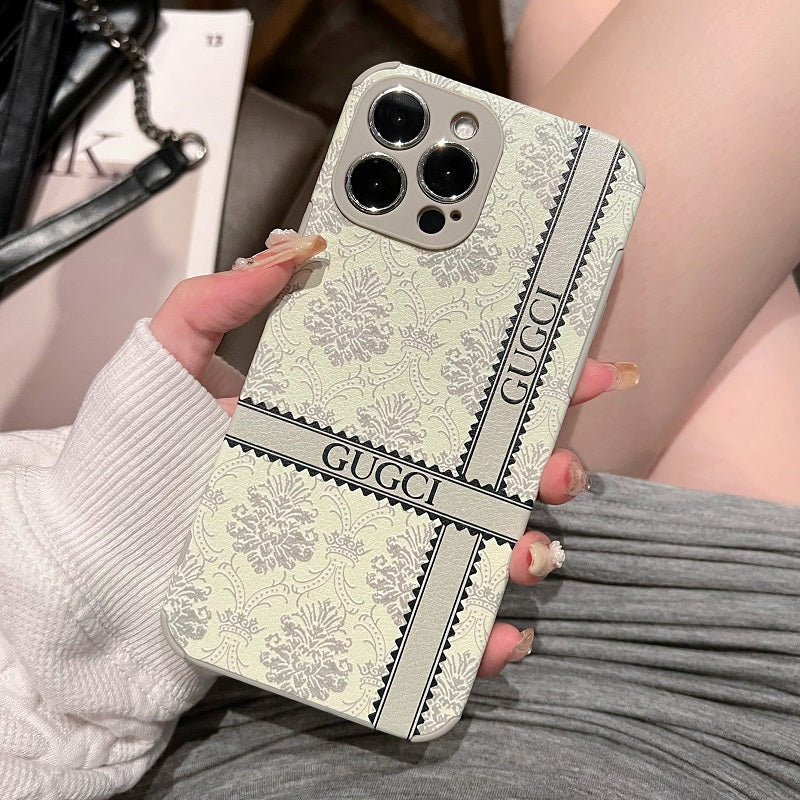 Estuche de cuero repujado