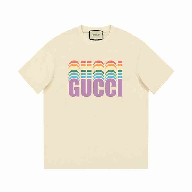 Camiseta con estampado de arcoíris