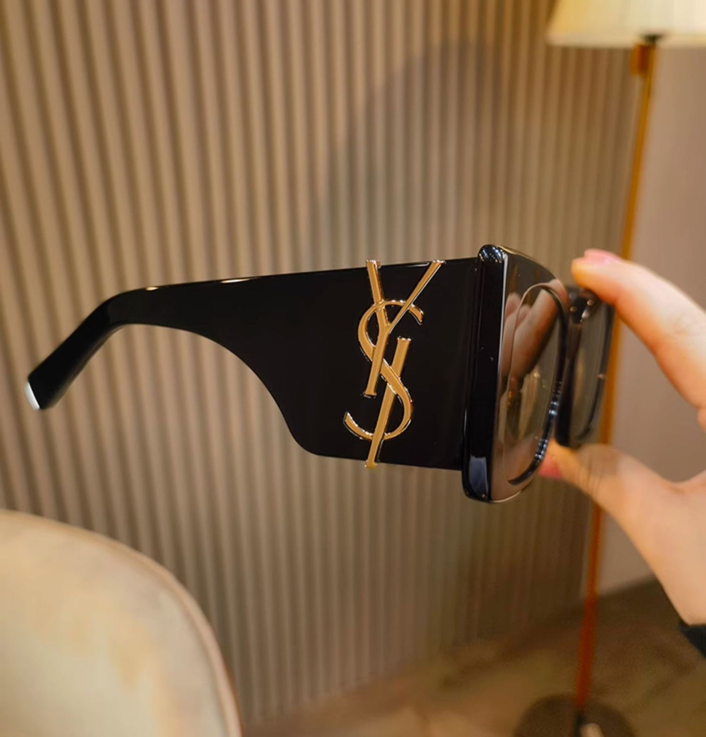 Gafas de sol polarizadas con letras a la moda 2024