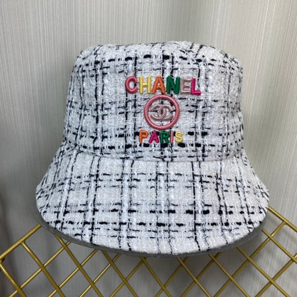 Sombrero de cubo bordado colorido de moda
