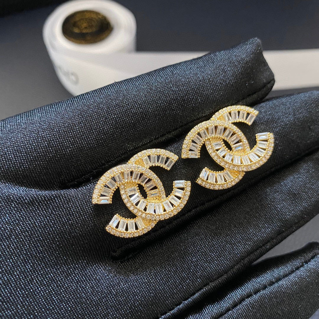 Pendientes de doble C de cristal y diamantes