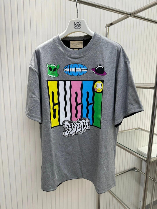 Colección cápsula de camisetas reversibles de manga corta