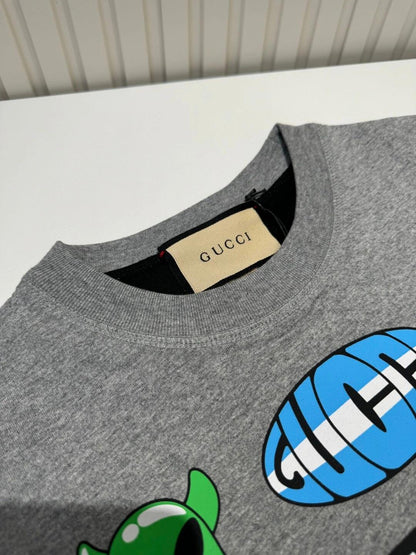 Collection capsule de tee-shirts réversibles à manches courtes