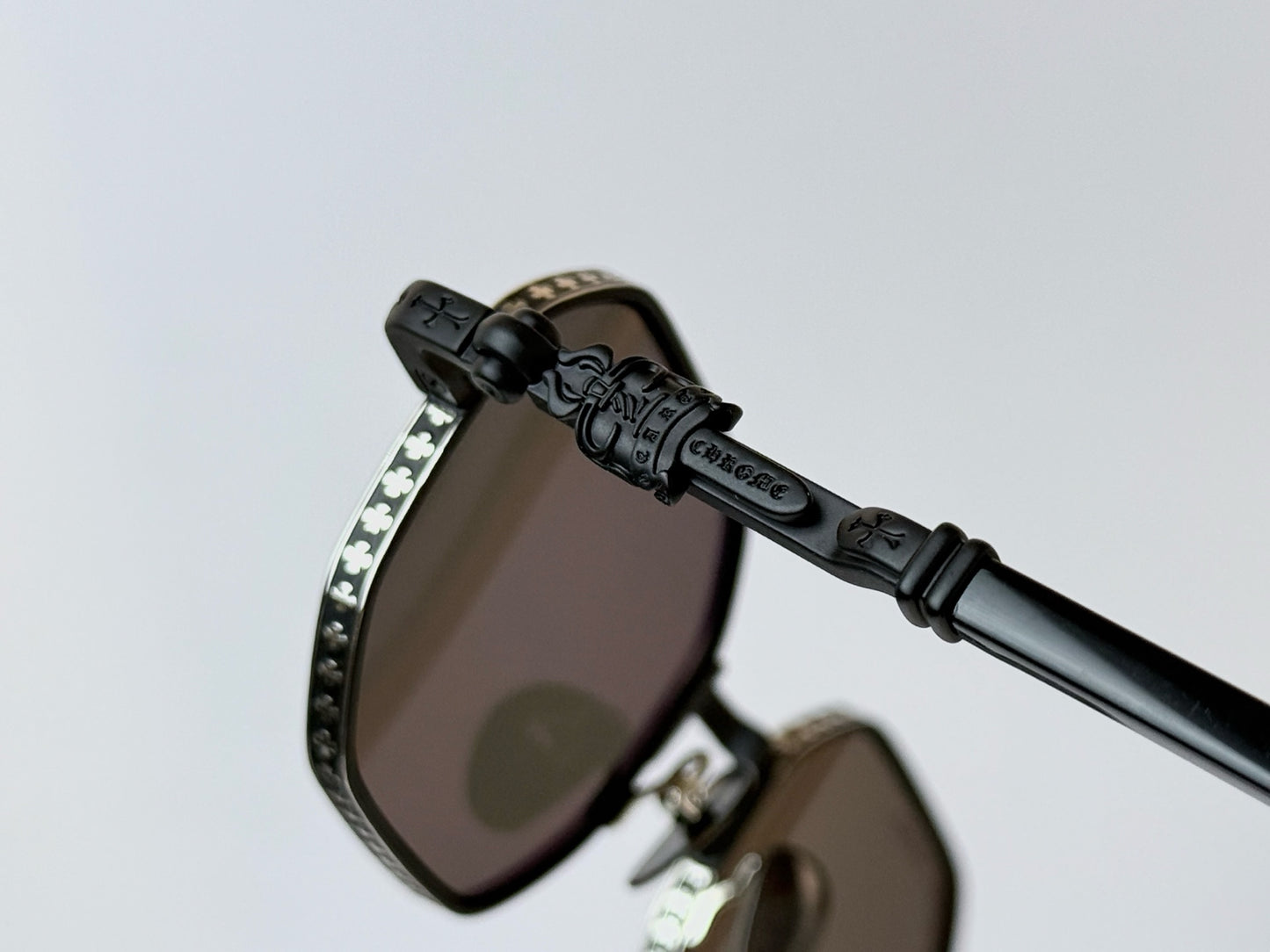 6 Color Retro Hexagonal Carved Metal Sunglasses