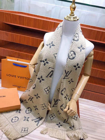 Pañuelo con patrón de monograma, borlas y jacquard