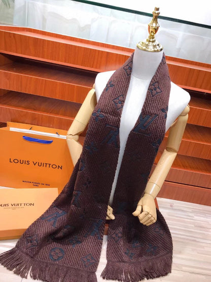 Pañuelo con patrón de monograma, borlas y jacquard