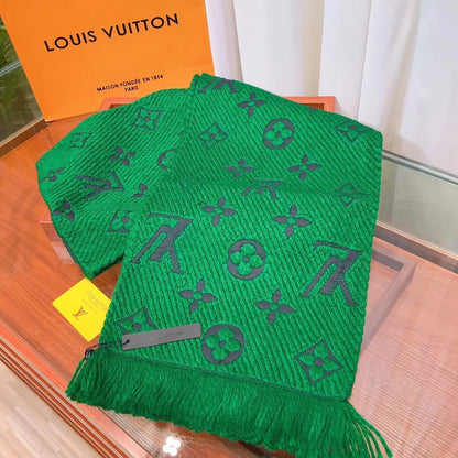 Pañuelo con patrón de monograma, borlas y jacquard