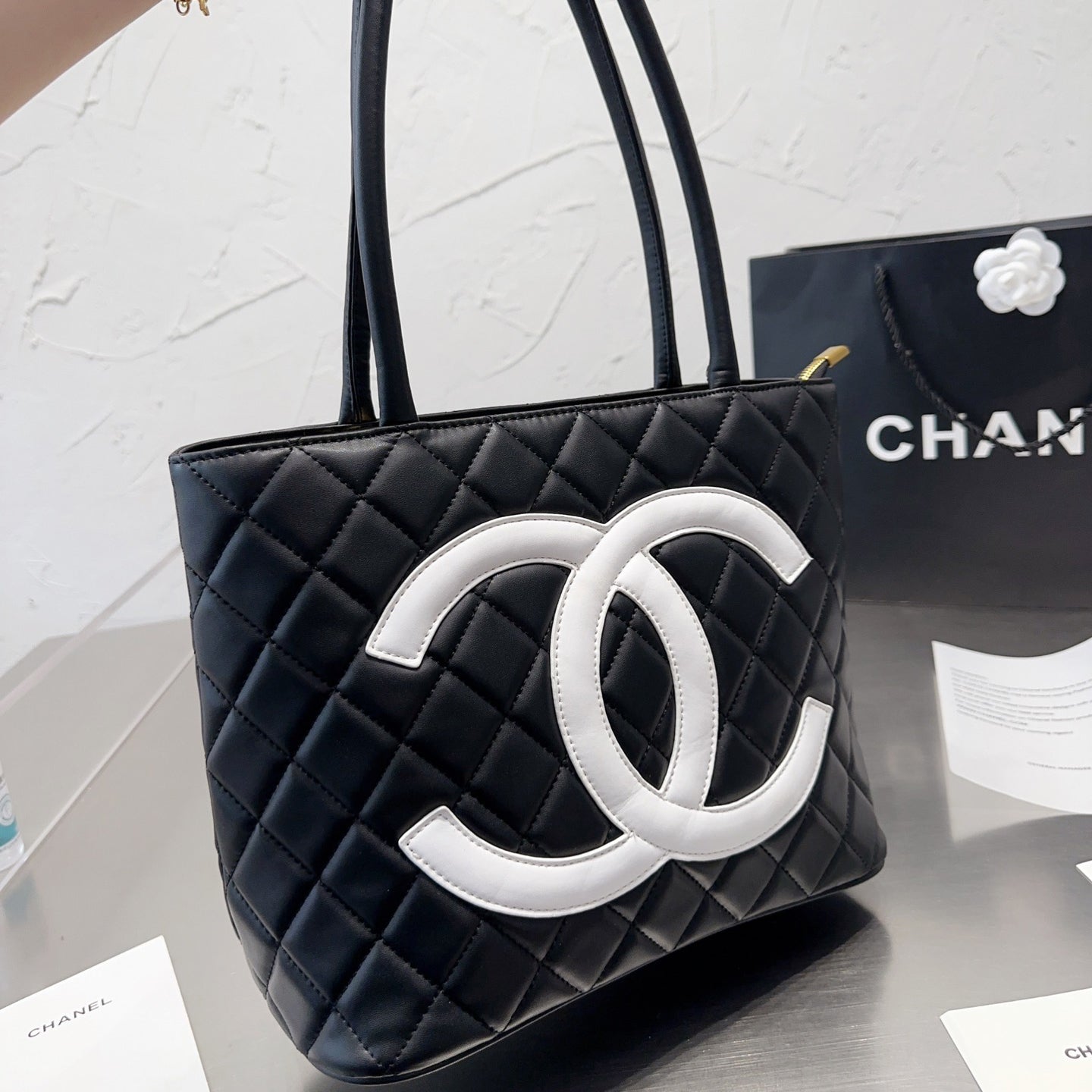 Bolso Tote Retro de Cuero Negro