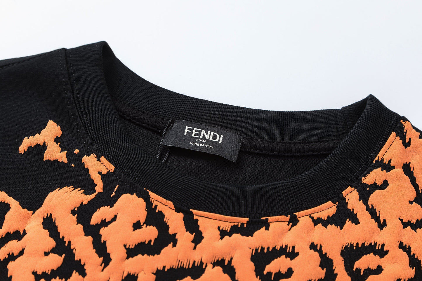 Camiseta de moda con la letra F