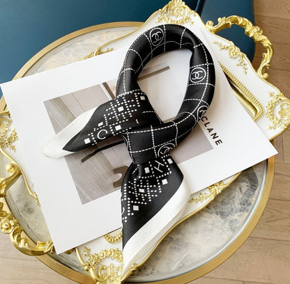Foulard en soie élégant losange carré