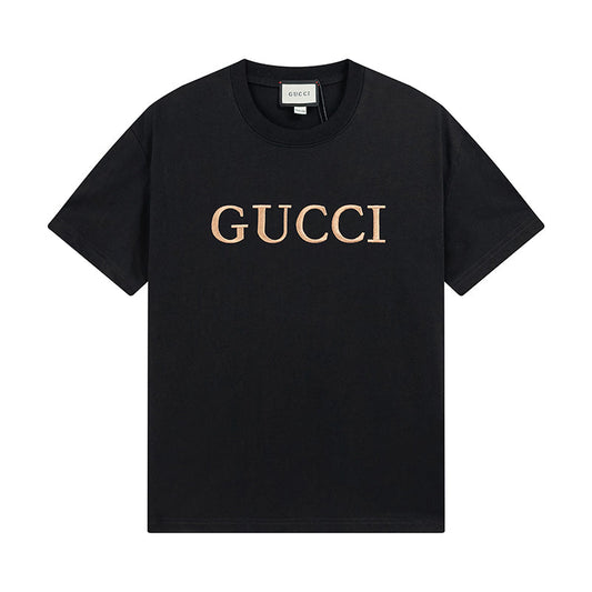 T-shirt brodé créatif