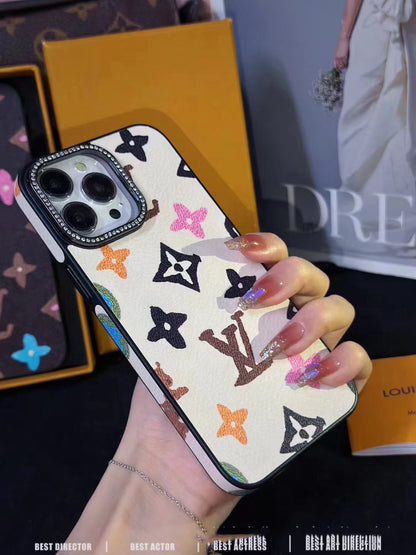 Estuche de cuero con incrustaciones de pedrería de lujo